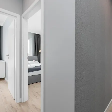 Family Lake Malta By Renters